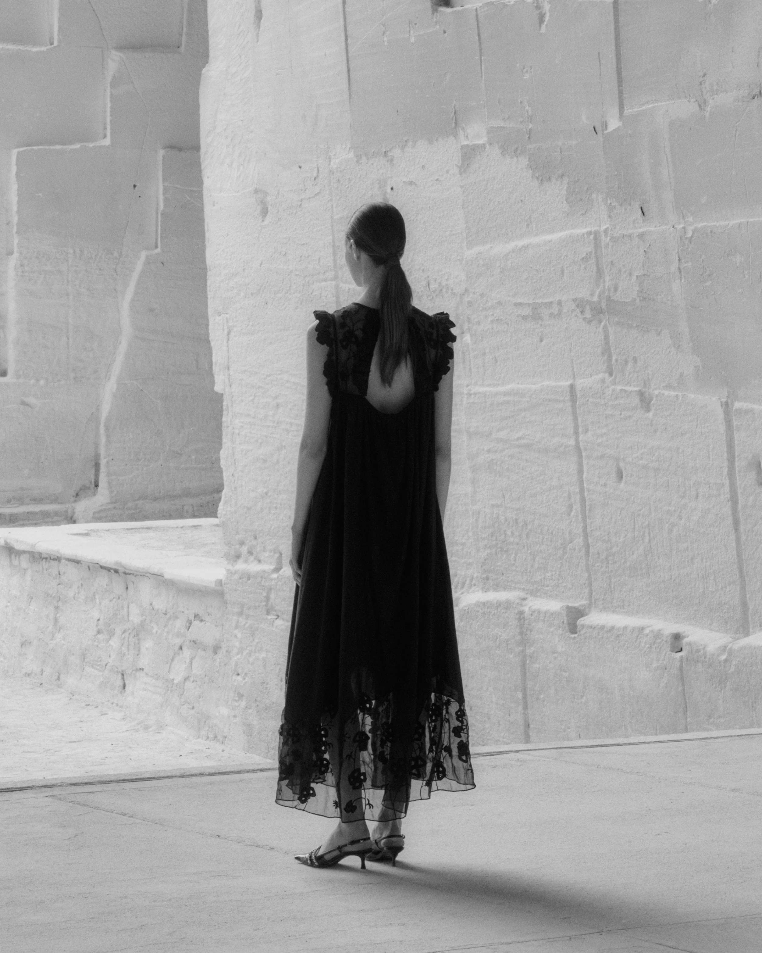 Robe Perone - Noir - Image 4